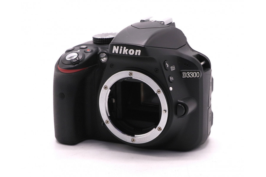 Nikon D3300 body в упаковке (пробег 135 кадров)