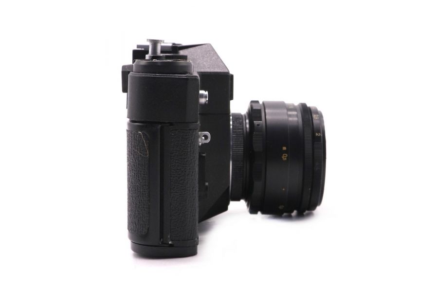 Зеркальный фотоаппарат Зенит ЕТ + Гелиос 44-2 (СССР)