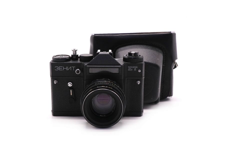 Зеркальный фотоаппарат Зенит ЕТ + Гелиос 44-2 (СССР)