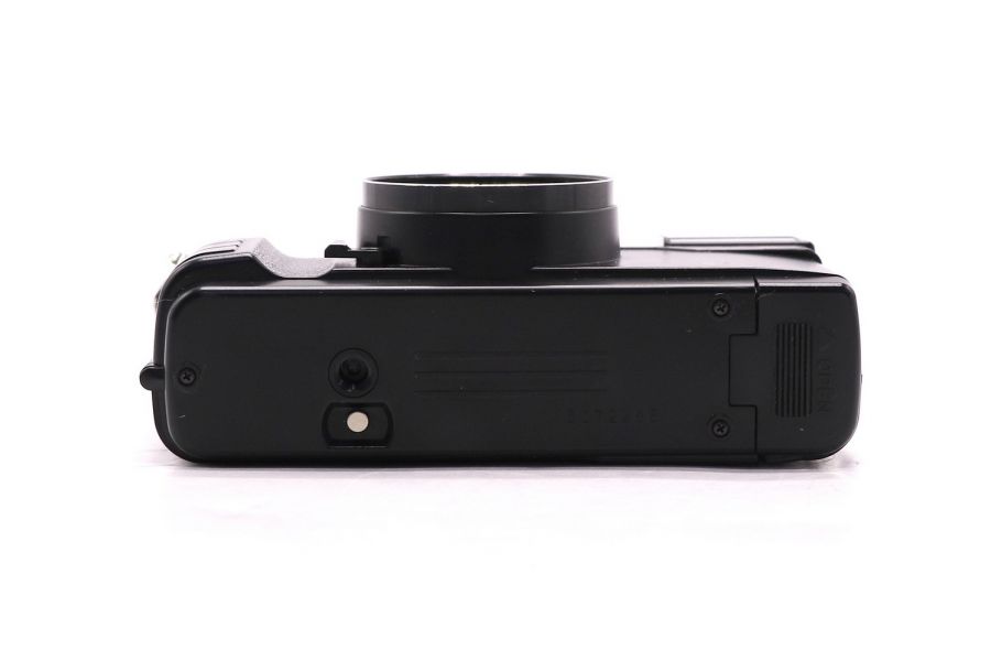 Винтажная пленочная камера Yashica MF-2 Super