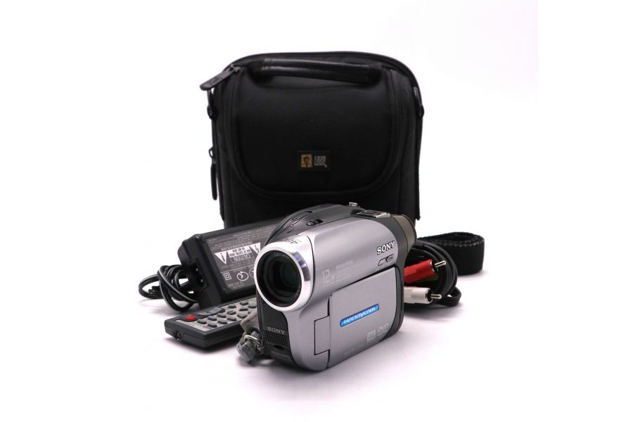 Видеокамера Sony DCR-DVD203E Handycam