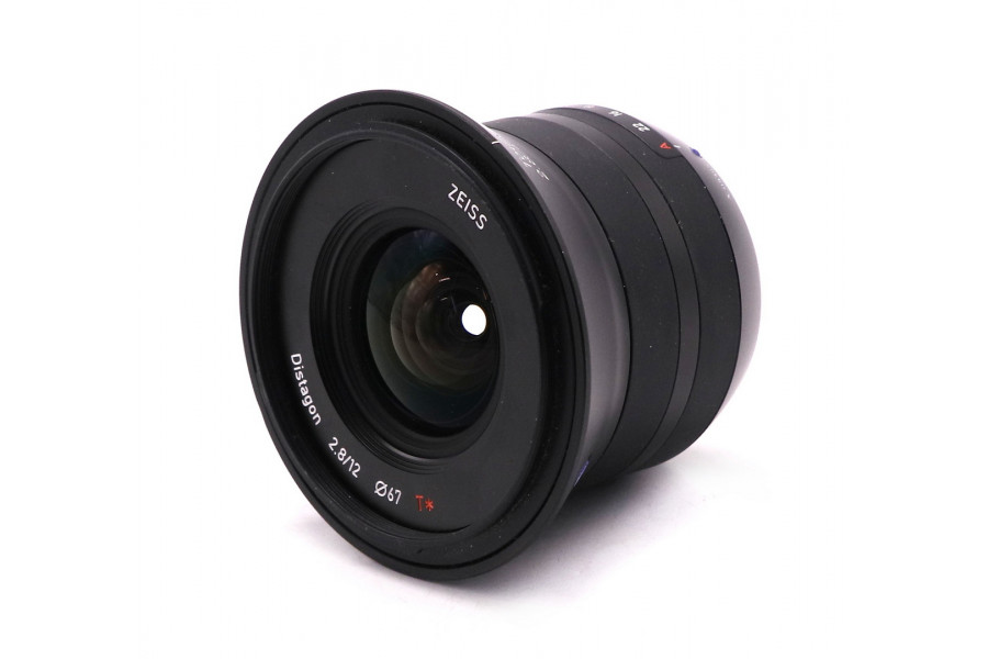 Объектив Zeiss Touit 2.8/12 X-mount в упаковке
