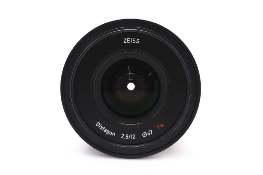 Объектив Zeiss Touit 2.8/12 X-mount в упаковке