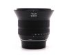 Объектив Zeiss Touit 2.8/12 X-mount в упаковке