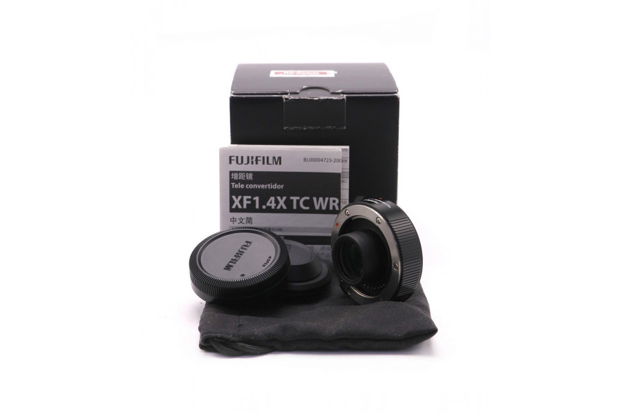 Телеконвертер Fujifilm XF 1.4X TC WR в упаковке