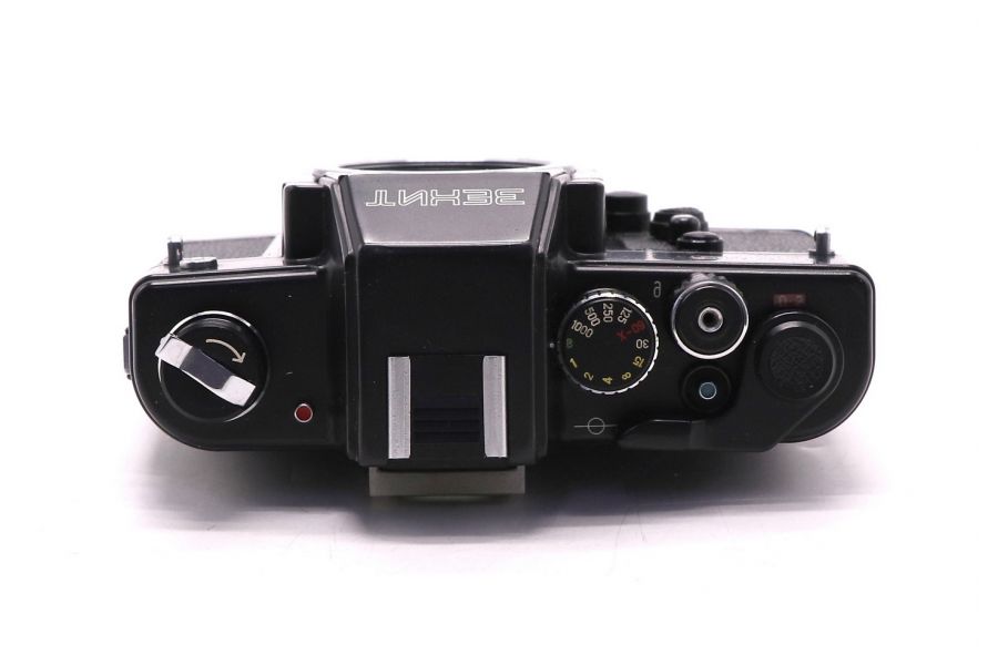 Плёночный советский фотоаппарат Зенит 19 body
