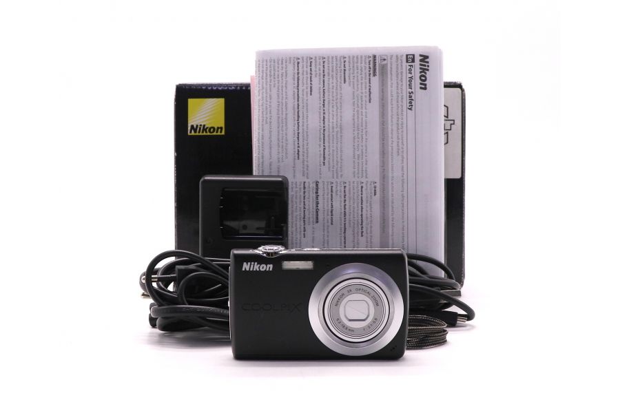 Фотоаппарат Nikon Coolpix S203 в упаковке
