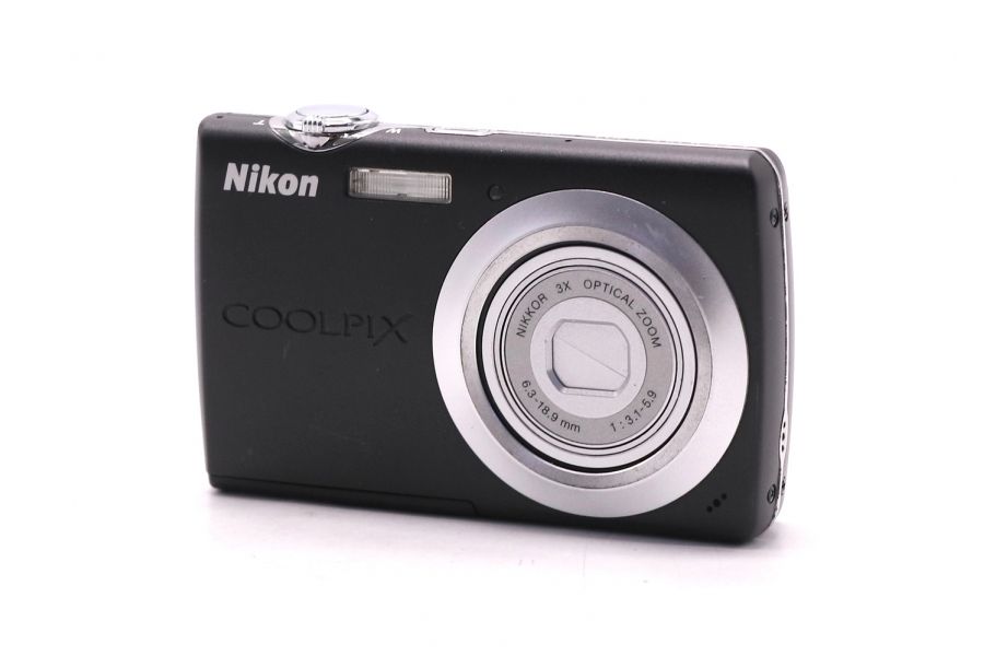 Фотоаппарат Nikon Coolpix S203 в упаковке
