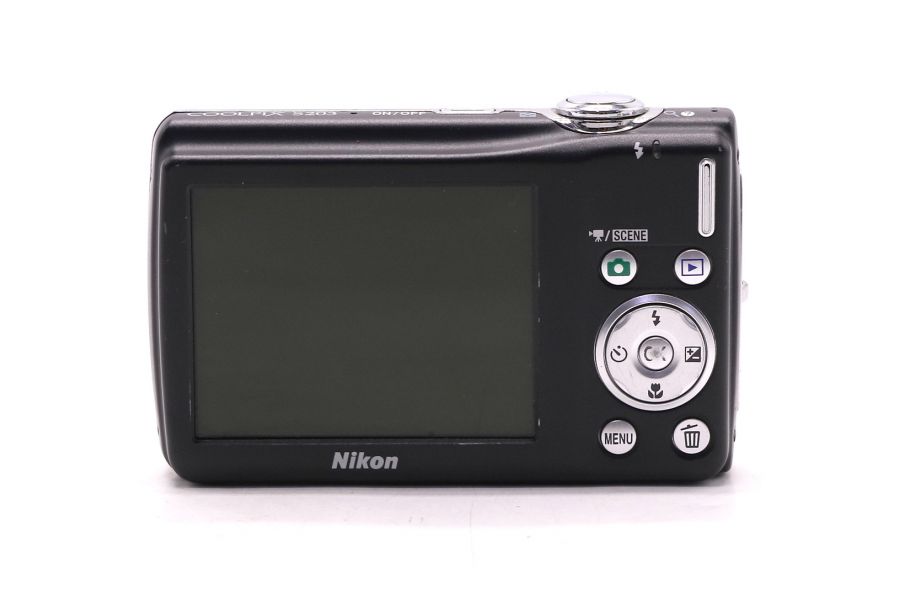 Фотоаппарат Nikon Coolpix S203 в упаковке