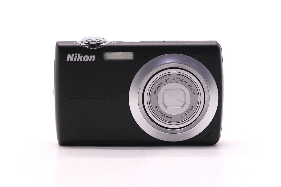 Фотоаппарат Nikon Coolpix S203 в упаковке