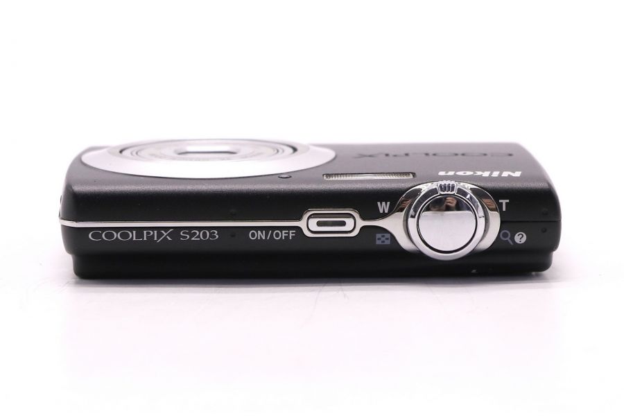 Фотоаппарат Nikon Coolpix S203 в упаковке