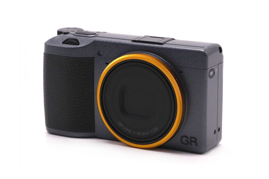 Камера Ricoh GR III Street Edition в упаковке