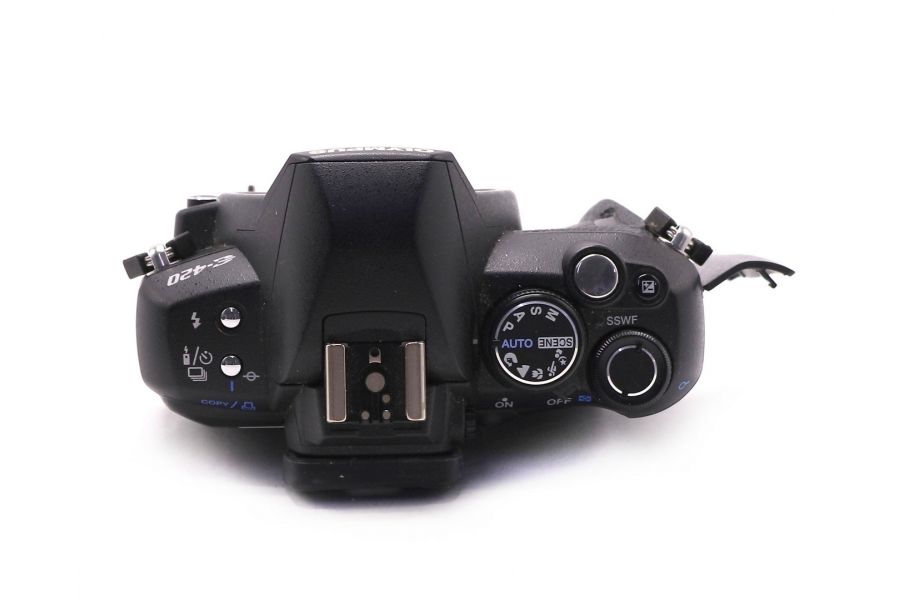 Зеркальная камера Olympus E-420 body в упаковке