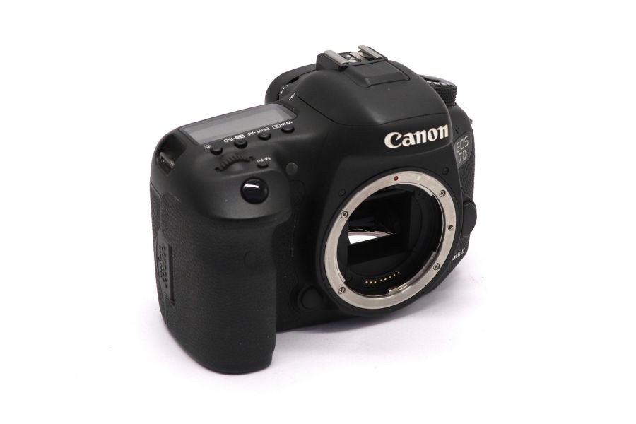 Canon EOS 7D Mark II body в упаковке (пробег 39500 кадров)