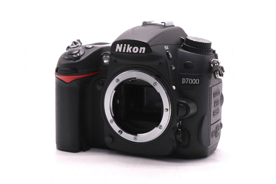 Фотокамера Nikon D7000 body (пробег 16400 кадров)