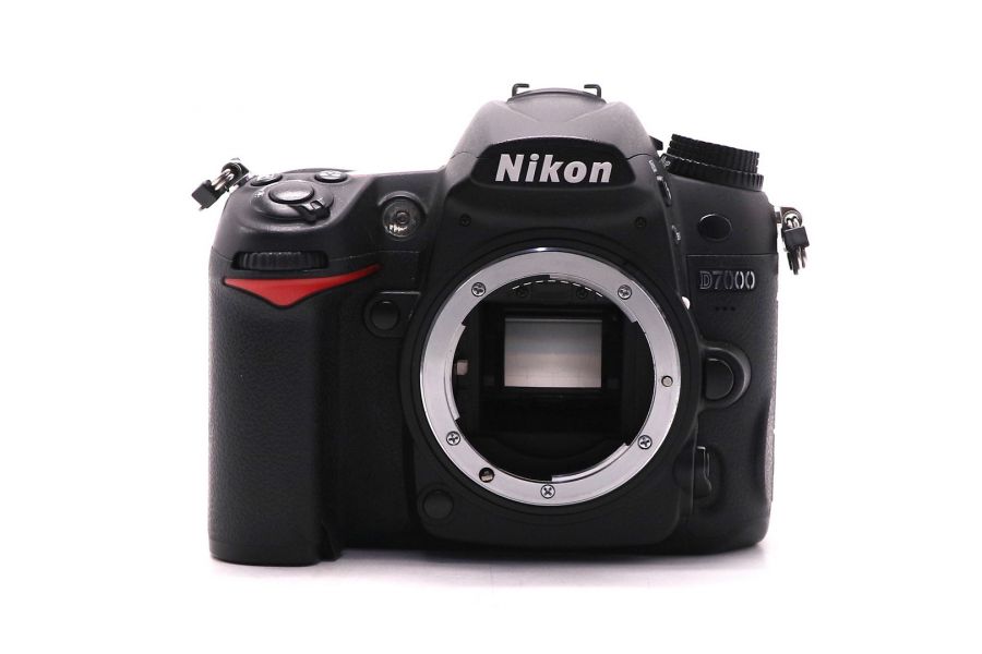 Фотокамера Nikon D7000 body (пробег 16400 кадров)