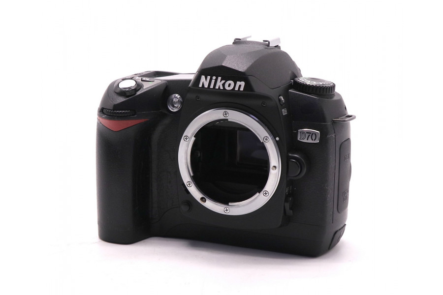 Nikon D70 body в упаковке (пробег 1475 кадров)