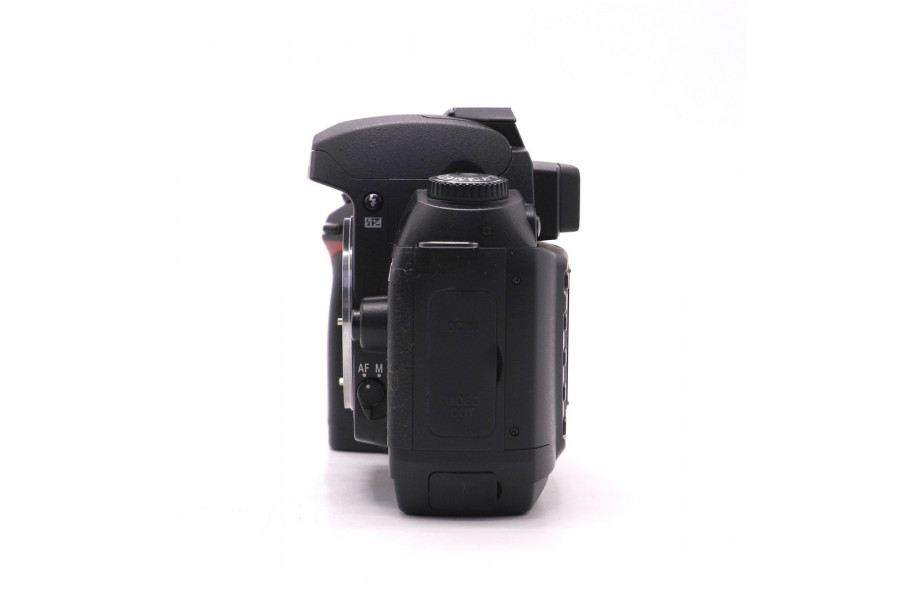 Nikon D70 body в упаковке (пробег 1475 кадров)