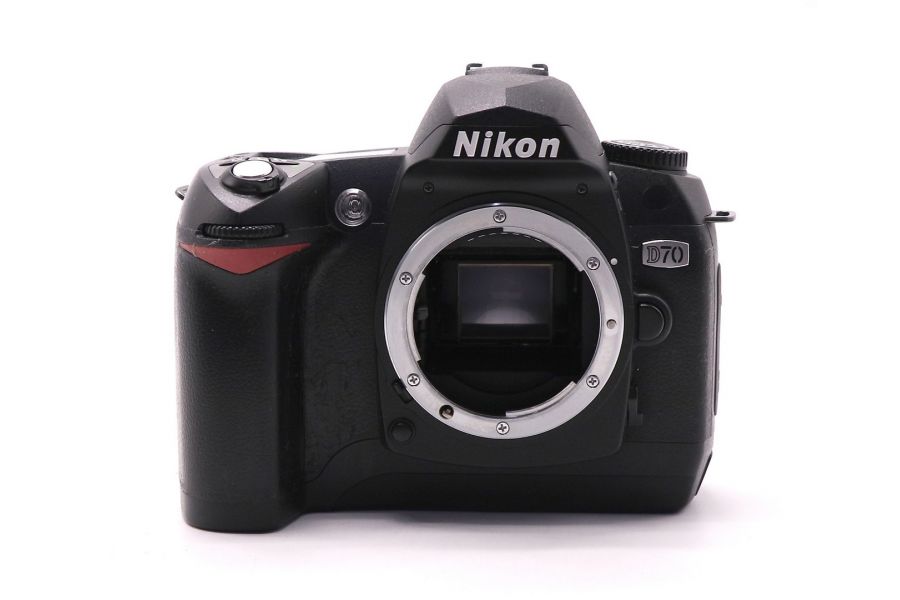 Nikon D70 body в упаковке (пробег 1475 кадров)