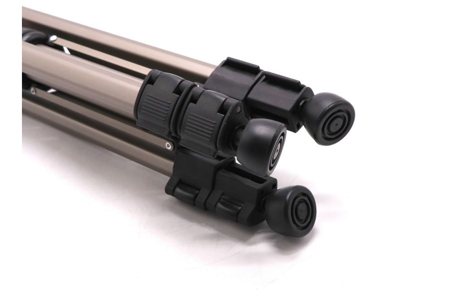 Штатив легкий напольный трипод Unomat SVA-3000