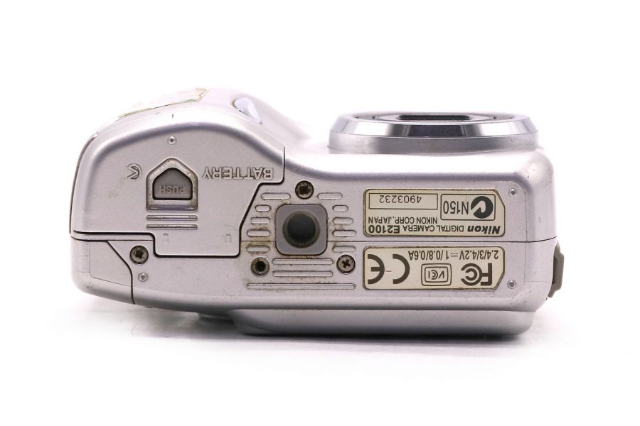 Компактная цифровая фотокамера Nikon Coolpix 2100