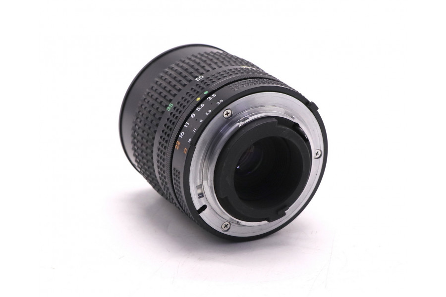 Объектив Nikon 35-70mm f/3.5-4.8 Zoom-Nikkor