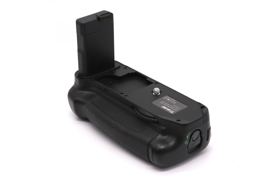 Батарейная ручка Travor BG-2P Battery Grip for Nikon