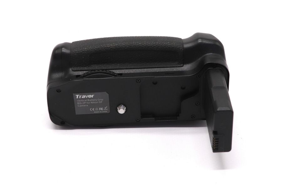 Батарейная ручка Travor BG-2P Battery Grip for Nikon