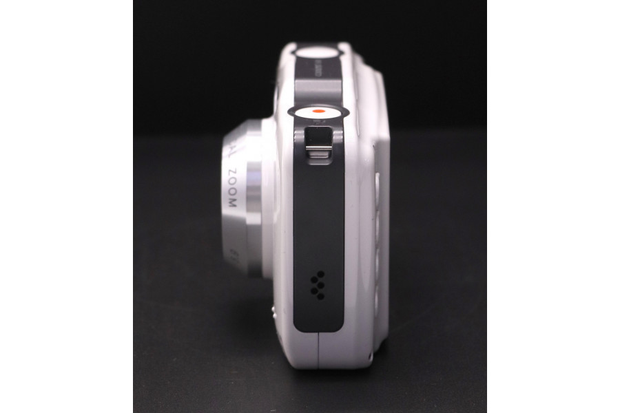 Фотоаппарат Nikon Coolpix S31 в упаковке