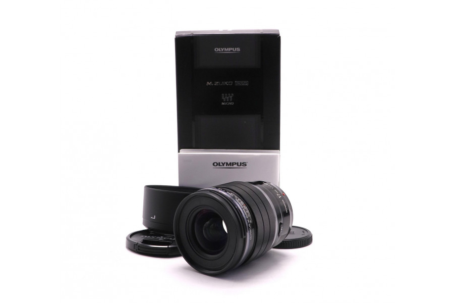 Olympus M.Zuiko Digital ED 17mm f/1.2 Pro в упаковке