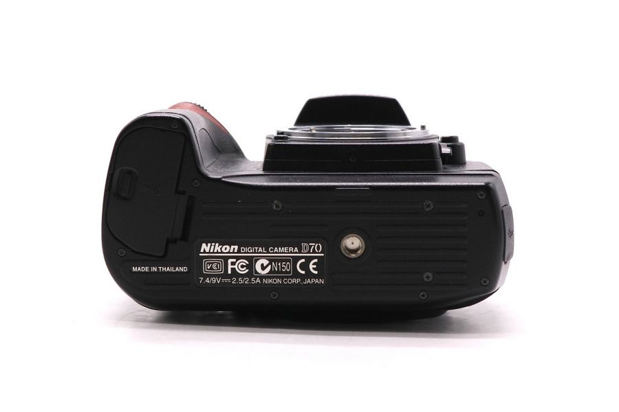 Фотокамера Nikon D70 body (пробег 5245 кадров)