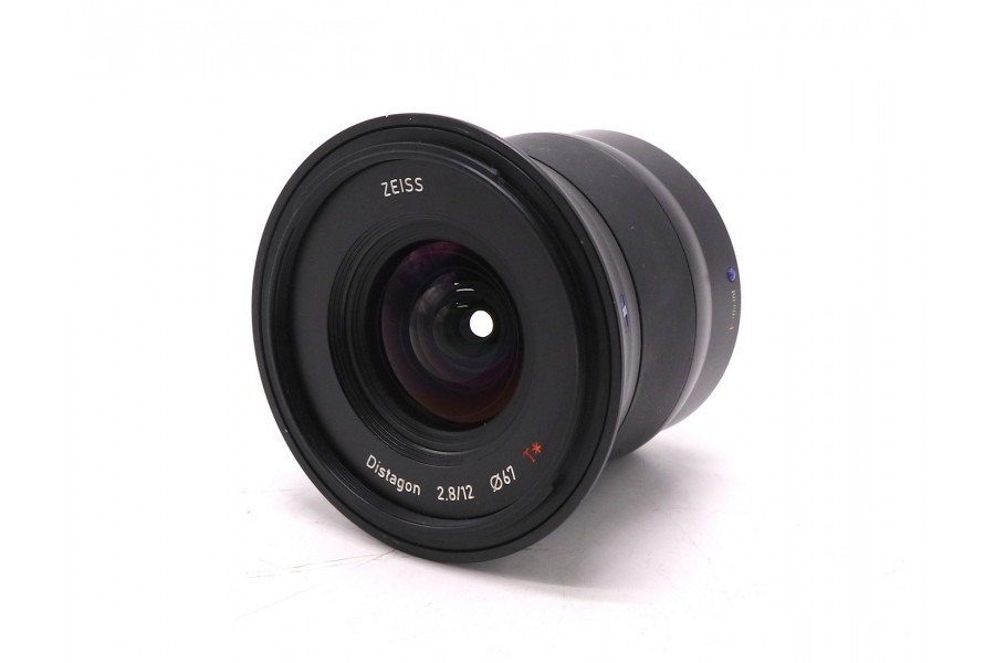 Объектив Carl Zeiss Touit 12mm f/2.8 в упаковке