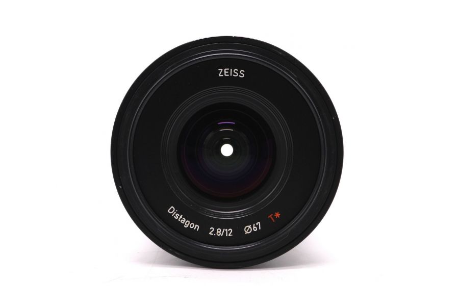 Объектив Carl Zeiss Touit 12mm f/2.8 в упаковке