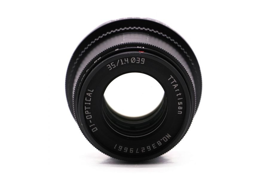 TTartisan 35mm F1.4 APS-C for Fujifilm FX в упаковке