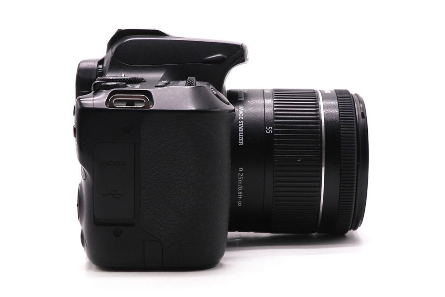Зеркальный фотоаппарат Canon EOS 250D kit в упаковке