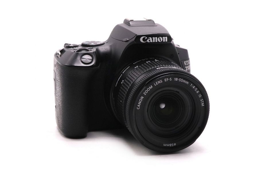 Зеркальный фотоаппарат Canon EOS 250D kit в упаковке