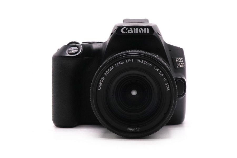 Зеркальный фотоаппарат Canon EOS 250D kit в упаковке
