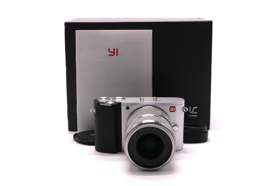 Беззеркальная камера Xiaomi YI M1 kit в упаковке