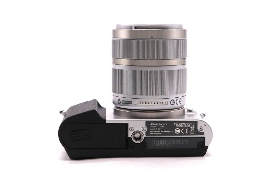 Беззеркальная камера Xiaomi YI M1 kit в упаковке