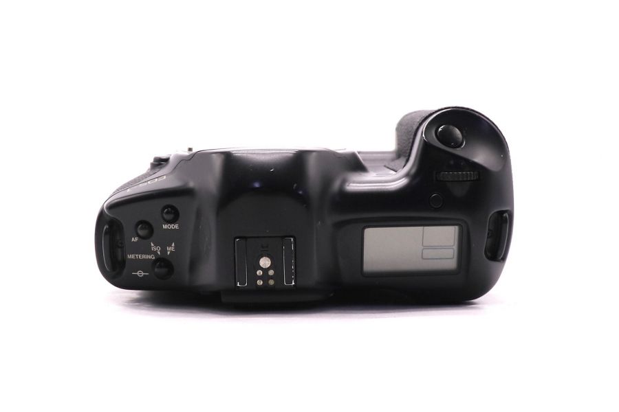 Зеркальный фотоаппарат Canon EOS-1n body