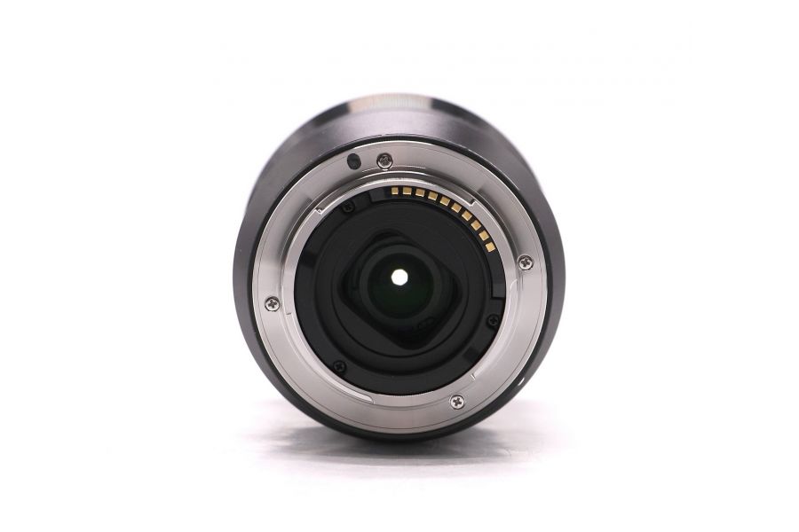 Объектив Sony 18-105mm f/4 G OSS PZ E (SELP18105G) в упаковке