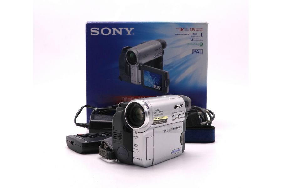 Видеокамера Sony DCR-TRV33E Handycam в упаковке