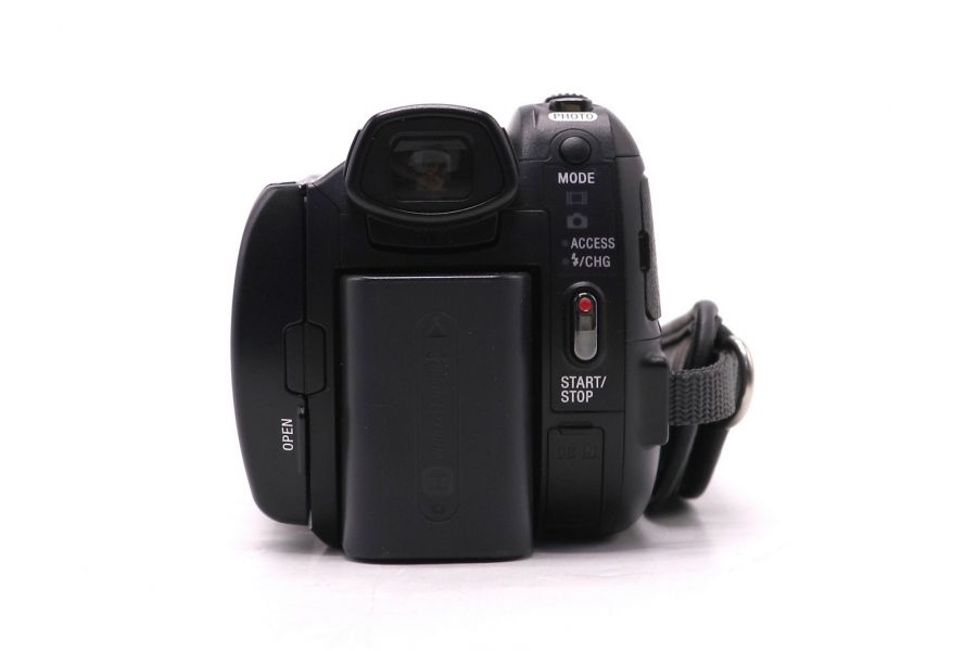 Видеокамера Sony HDR-XR520E Handycam в упаковке