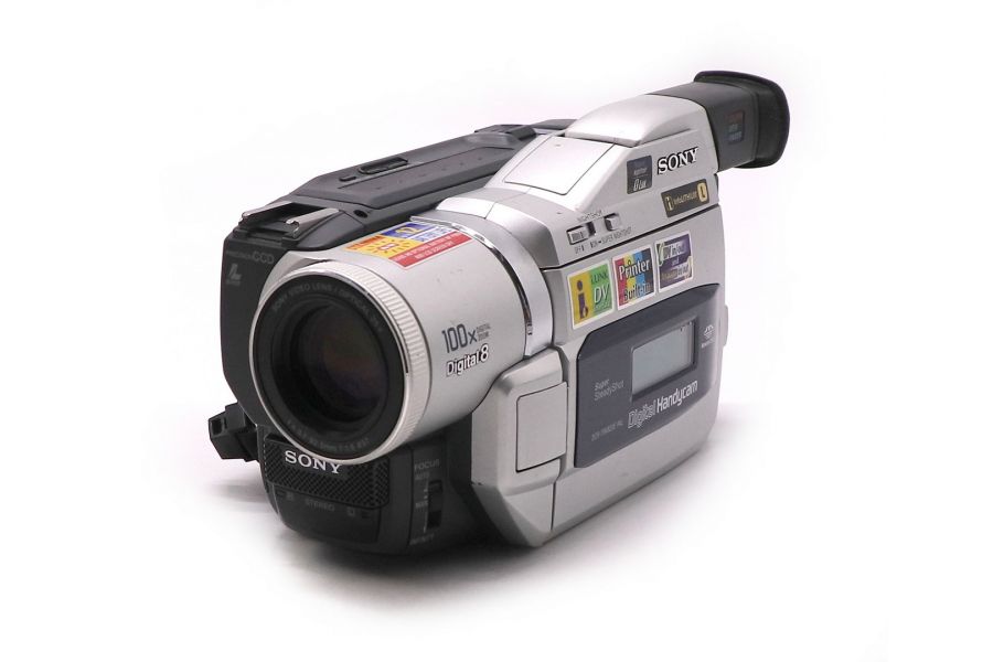Видеокамера Sony DCR-TRV820E Handycam в упаковке