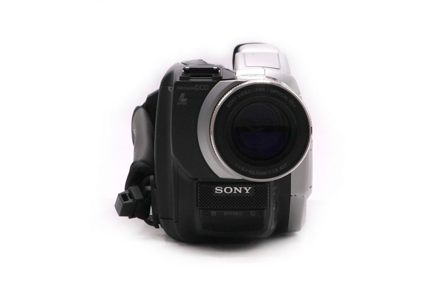 Видеокамера Sony DCR-TRV820E Handycam в упаковке