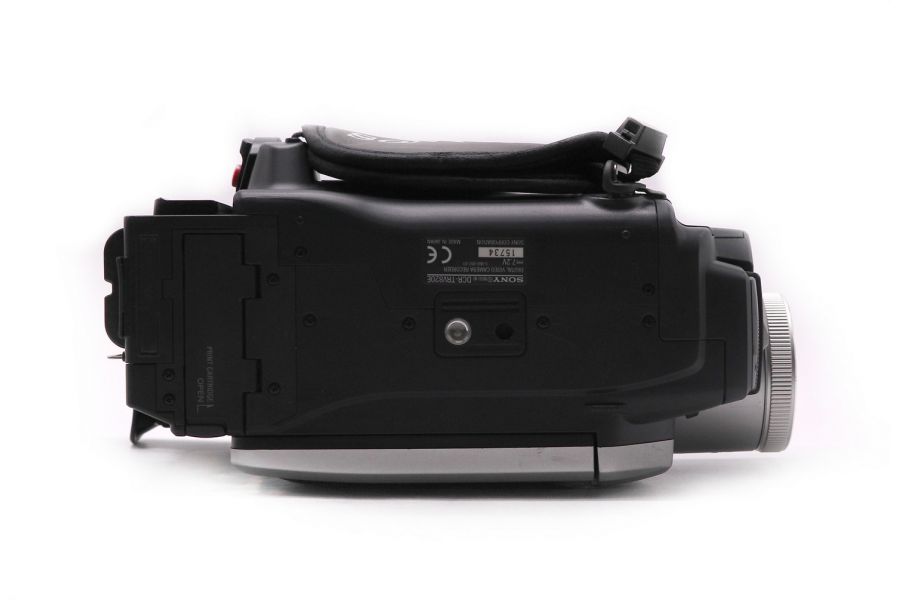 Видеокамера Sony DCR-TRV820E Handycam в упаковке
