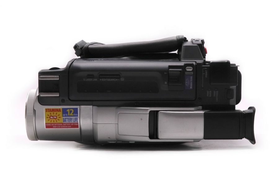 Видеокамера Sony DCR-TRV820E Handycam в упаковке