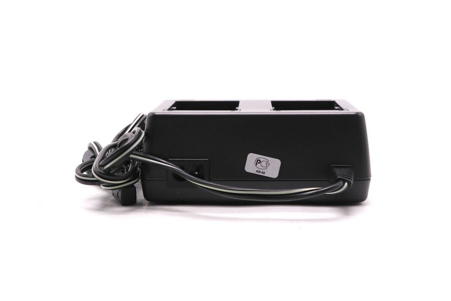 Зарядное устройство Sony AC-VQ900AM в упаковке