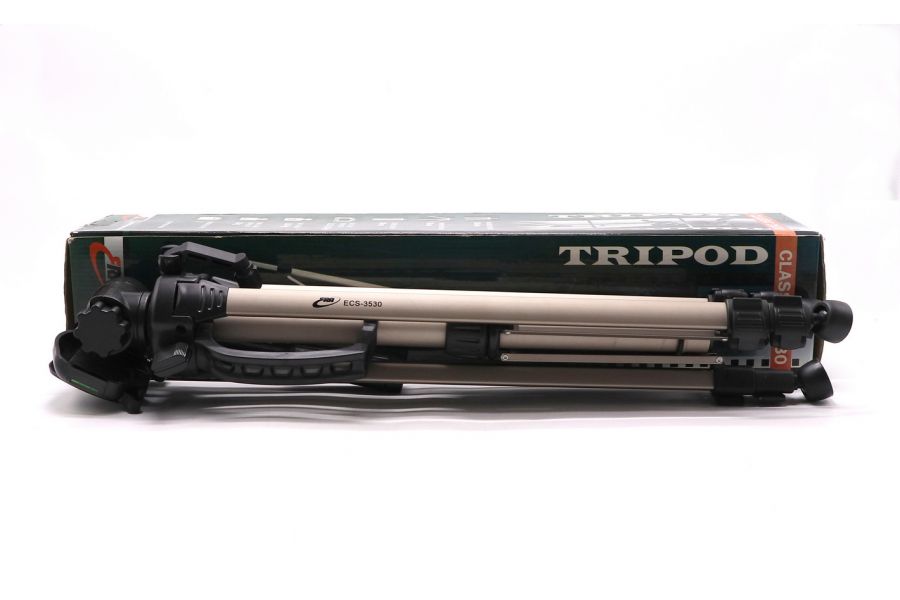 Легкий штатив-трипод ERA ECS-3530 в упаковке