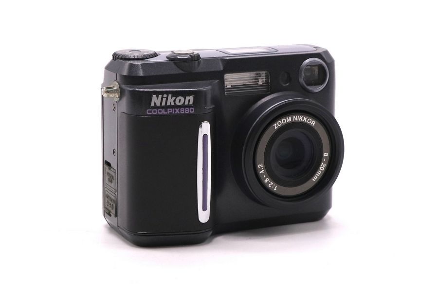 Компактная цифровая фотокамера Nikon Coolpix 880